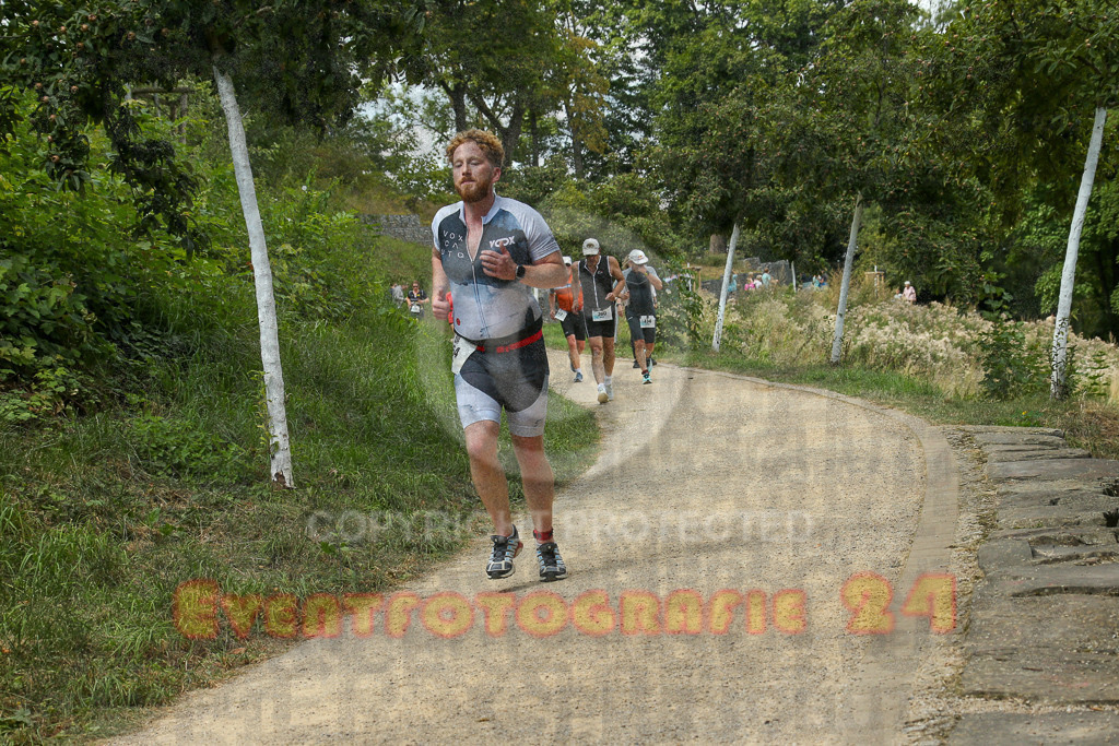 250824_1342_EX1_3343 | Sportfotografie im Rhein-Sieg Kreis, Köln, Bonn, NRW, Rheinland Pfalz, Hessen, etc. Unser Tätigkeitsfeld umfasst den Laufsport vom Volkslauf über den Marathon, Duathlon, Triathon bis zum Ultralauf wie Kölnpfad Ultra oder Schindertrail.