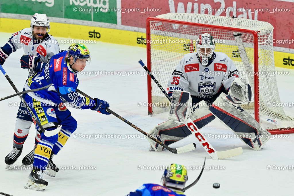 EC IDM Wärmepumpen VSV vs. Hydro Fehervar AV19  | #86 Lanzinger Florian EC VSV, #5 Stipsicz Bence HYDRO FEHERVAR, #35 Horvath Dominik HYDRO FEHERVAR, EC IDM Wärmepumpen VSV vs. Hydro Fehervar AV19 , EC IDM Wärmepumpen VSV vs. Hydro Fehervar AV19  am 01.01.2025 in Villach (Stadthalle Villach), Austria, (Photo by Bernd Stefan)