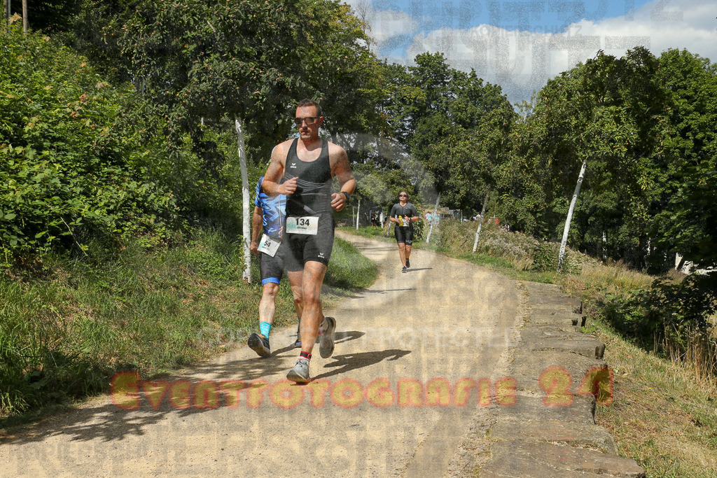250824_1250_EX1_0718 | Sportfotografie im Rhein-Sieg Kreis, Köln, Bonn, NRW, Rheinland Pfalz, Hessen, etc. Unser Tätigkeitsfeld umfasst den Laufsport vom Volkslauf über den Marathon, Duathlon, Triathon bis zum Ultralauf wie Kölnpfad Ultra oder Schindertrail.