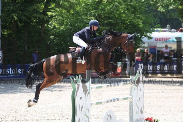 Ichenheim_2023_Prfg.Nr.23_Stilspringprüfung_Kl.M_U25_Pia-Luise Baur_Iscayo  (5) | Alle Fotos der Reiterjournal Fotografin Doris Matthaes im Reiterjournal Online-Fotoshop. - Realisiert mit Pictrs.com