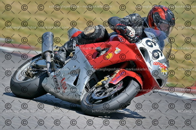 25bt04-0720 | markuskiefer.com - Realisiert mit Pictrs.com