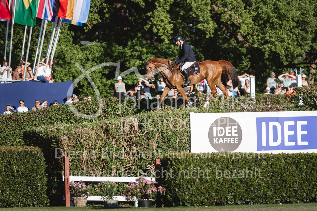 240511_Hamburg_SpeedDerby-231 | Deine schönsten Turniermomente als professionelle Fotos! Entdecke hochwertige Pferdesport-Fotografie im Online-Shop. Jetzt Fotos finden & bestellen!