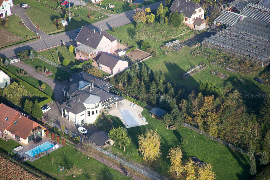 Aerial view: View of the town in Niederrœdern in the state Bas-Rhin, France.Photo: IMG_075659.jpg taken on 11/01/2014 by Werner Riehm/FLY-FOTO.comResolution of the original: 5472 x 3648 px