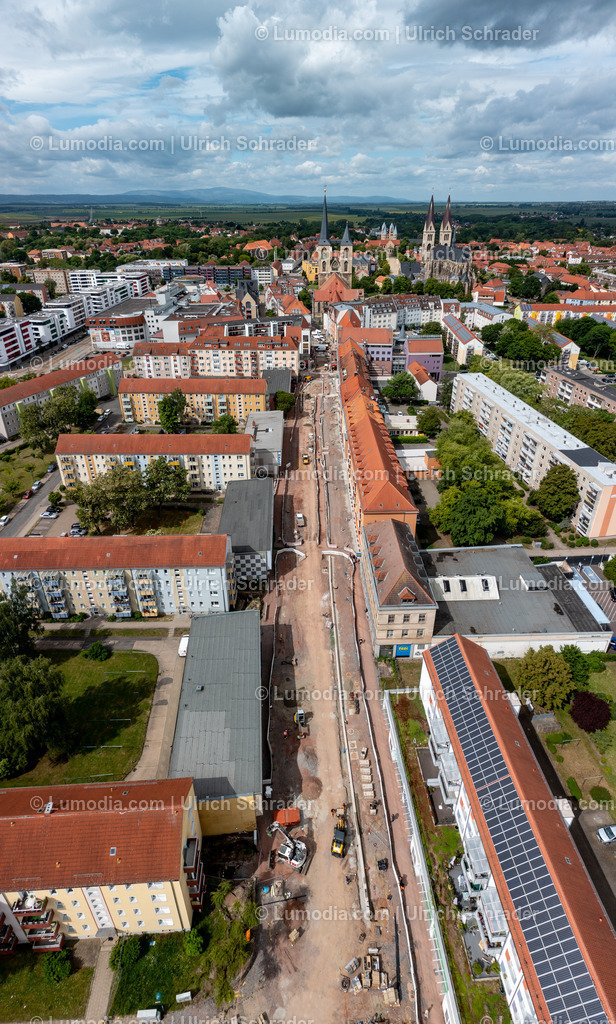 10049-52135 - Breiter Weg Halberstadt | Stockfoto und Bilderpool mit Bildmaterial aus Deutschland, dem Harz, Halberstadt, Quedlinburg, Wernigerode und weltweit. Qualitativ hochwertige und professionelle Fotos anschauen und kaufen. - Realisiert mit Pictrs.com