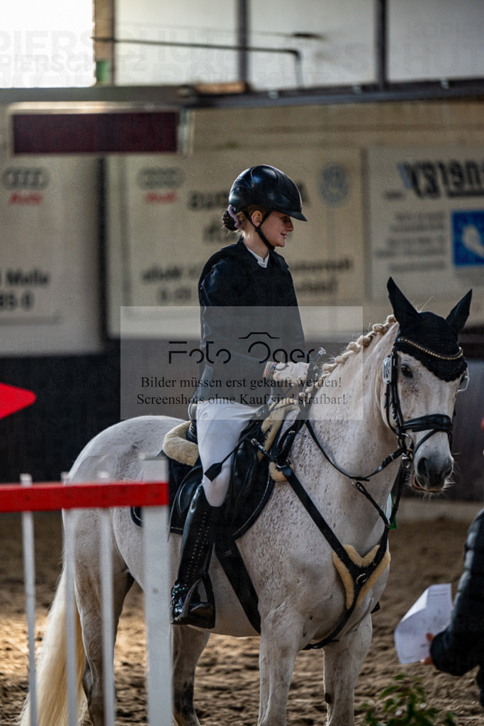 20240309-DOS_5799 | Entdecke hochwertige Reitturnierfotos von Foto Oger. Professionell, emotional und authentisch – jetzt Lieblingsmomente im Shop bestellen.Deutschlandweite Turnierfotografie. - Realisiert mit Pictrs.com
