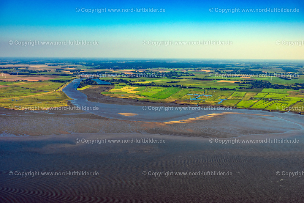 Neuhaus_Oste_Mündung_ELS_8430280824 | BALJE 28.08.2024 Uferbereiche entlang der Fluß- Mündung der Oste in die Elbe in Balje im Bundesland Niedersachsen, Deutschland. // Riparian areas along the river mouth of Oste in die Elbe in Balje in the state Lower Saxony, Germany. Foto: Martin Elsen