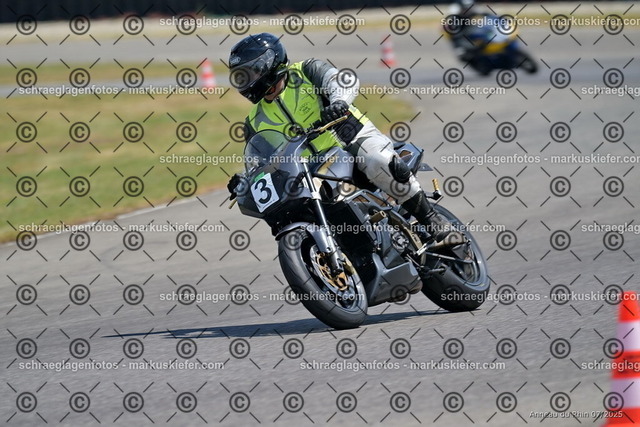 25bt04-1233 | markuskiefer.com - Realisiert mit Pictrs.com
