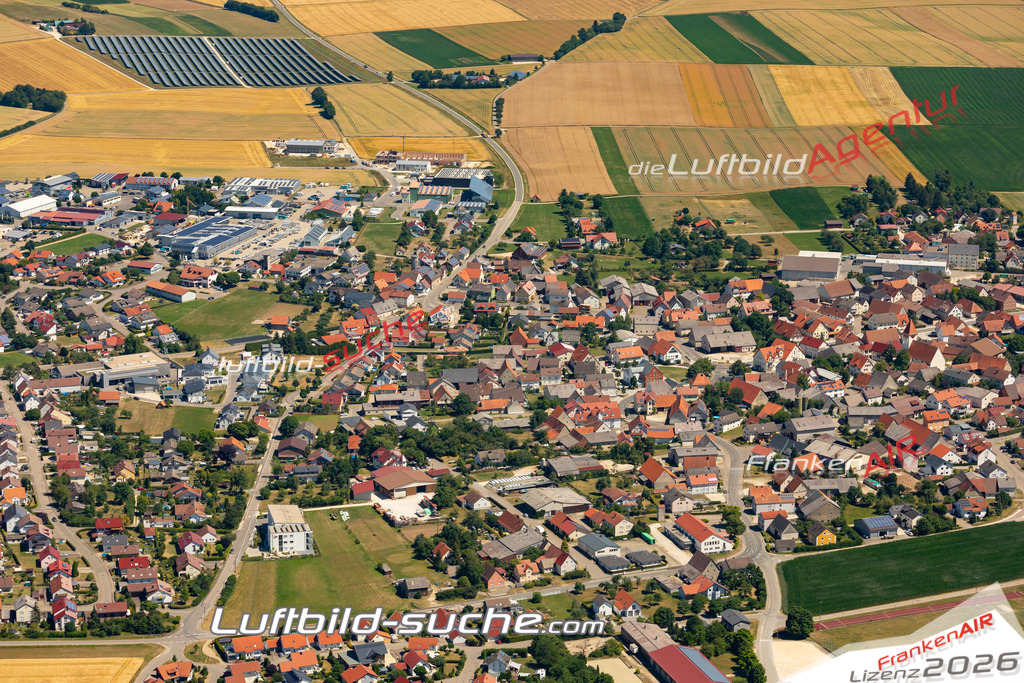 Aktuelles Luftbild von  Nellingen - Die Luftaufnahme wurde 2022 mittels UL-Flugzeug erstellt ( keine Drohne ) - hochauflösende Kamera-Systeme von  Canon -Beste Qualität - Für grossformatige Ausdrucke geeignet. Die Geschenkidee !