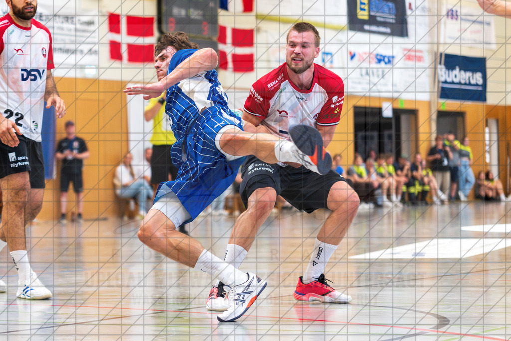 IHC 2026 - VfL Gummersbach vs. HØJ Elite | Miro Schluroff (VfL Gummersbach #15); IHC 2026 - VfL Gummersbach vs. HØJ Elite am 08.08.26 in Sporthalle KGS, Schneverdingen - Realisiert mit Pictrs.com