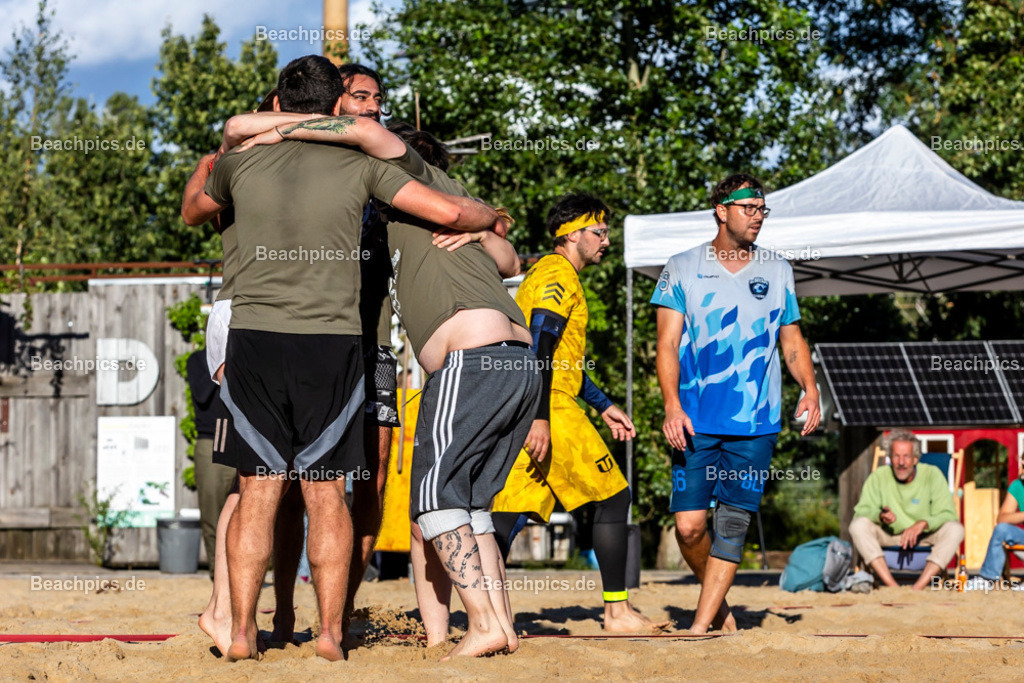 2025-200082675-Strandvölkerball-WM_1 |  23.08.2025; Berlin Foto: Gerold Rebsch - www.beachpics.de