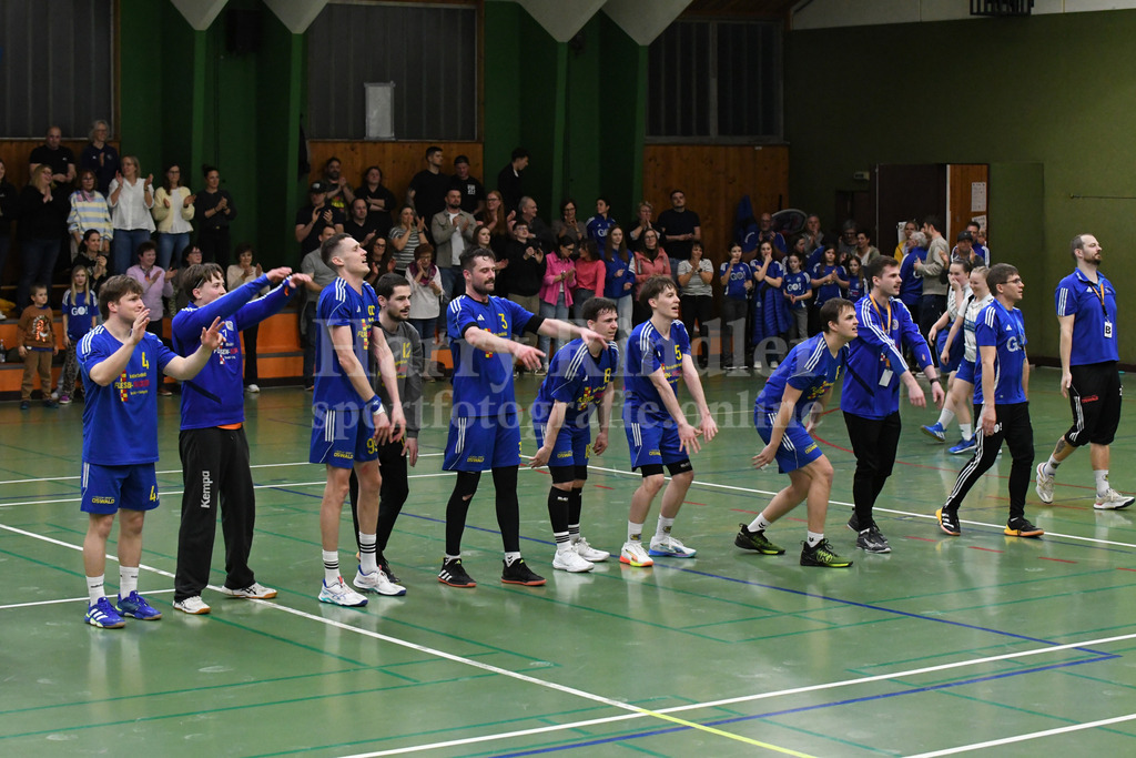 SSG Metten : SpVgg Altenerding | Die SSG Metten jubelt mit ihren Fans - Realisiert mit Pictrs.com