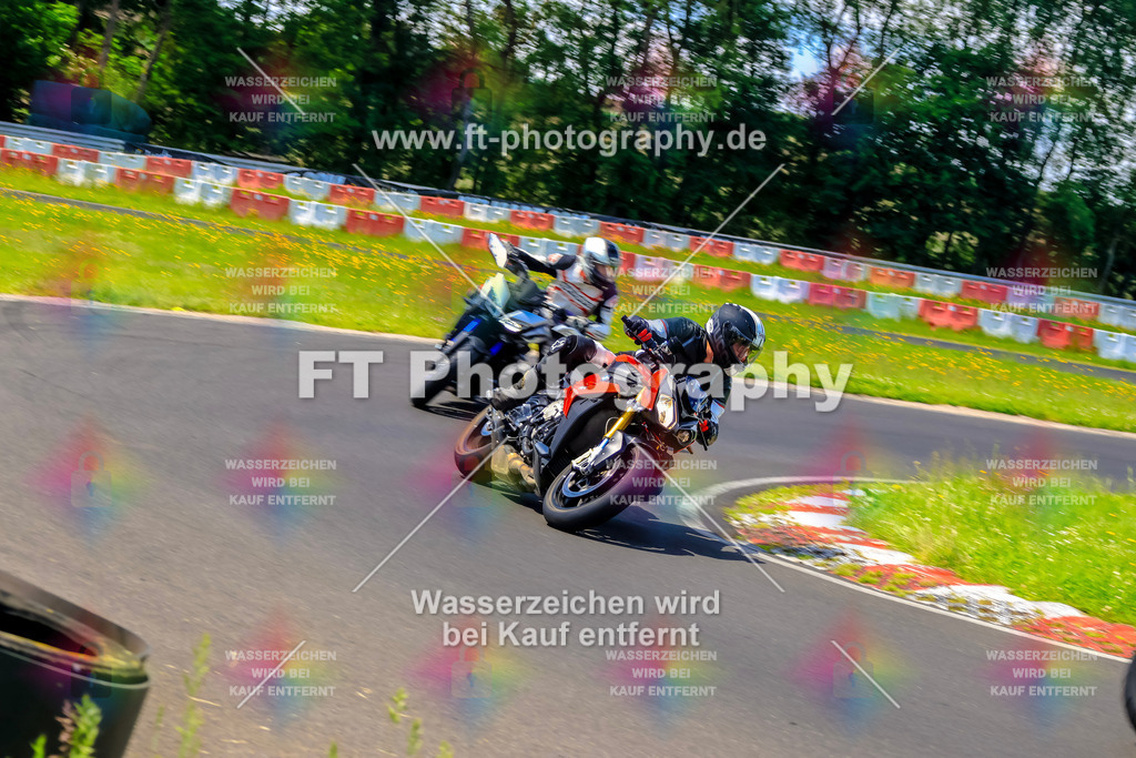VBK-8031 | Hier findet Ihr Bilder von Touristenfahrten auf der Nürburgring Nordschleife oder von anderen Veranstaltungen die ich besucht habe. Viel Spass beim Durch Schauen 
