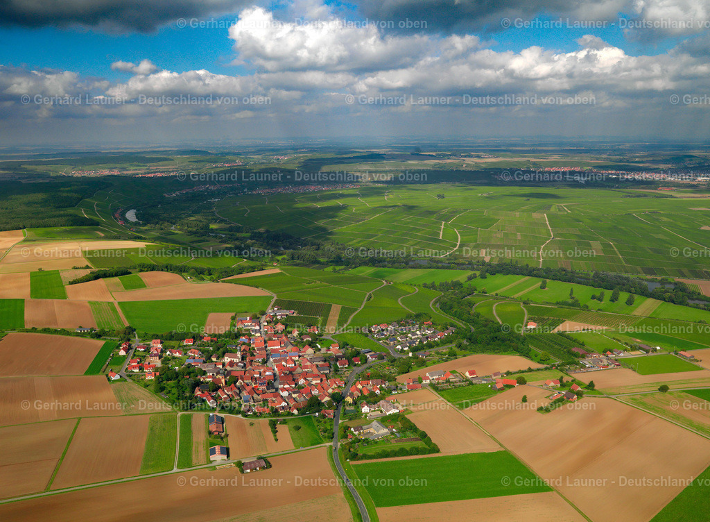 2784169 | Neuses am Berg