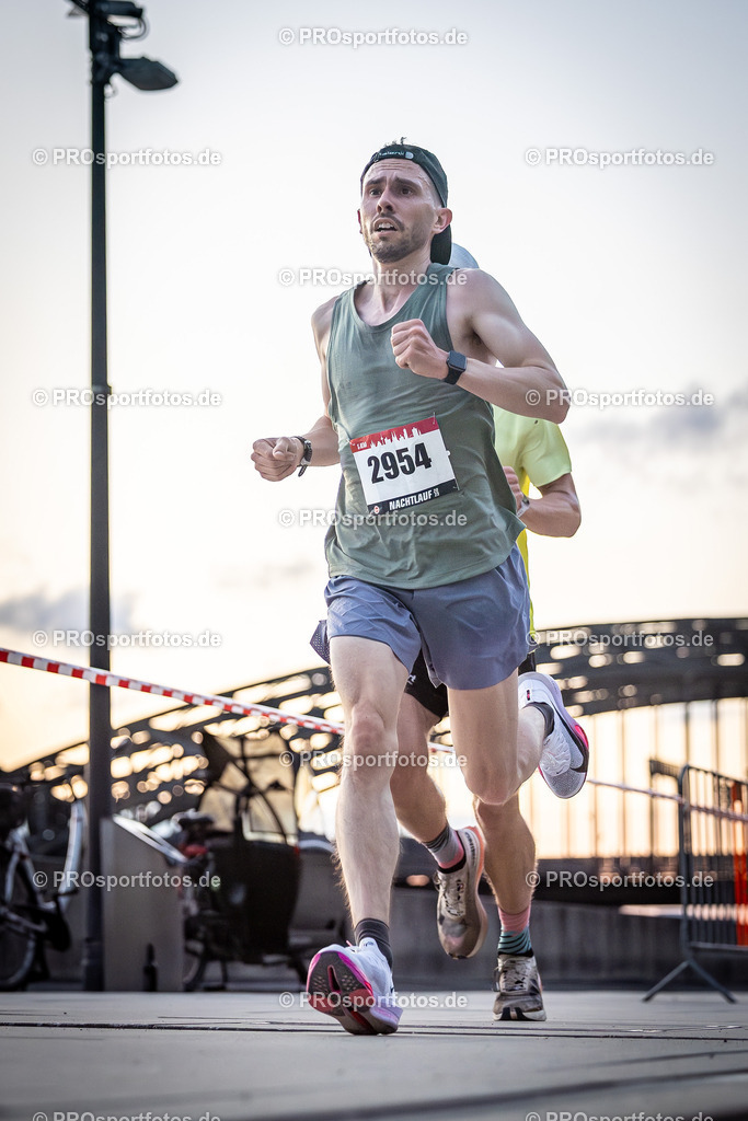 22. ASV Nachtlauf; Koeln, 28.05.25 | Impressionen vom 22. ASV Nachtlauf am 28.05.25 am Tanzbrunnen in Koeln. Foto: BEAUTIFUL SPORTS/Leah Kohring