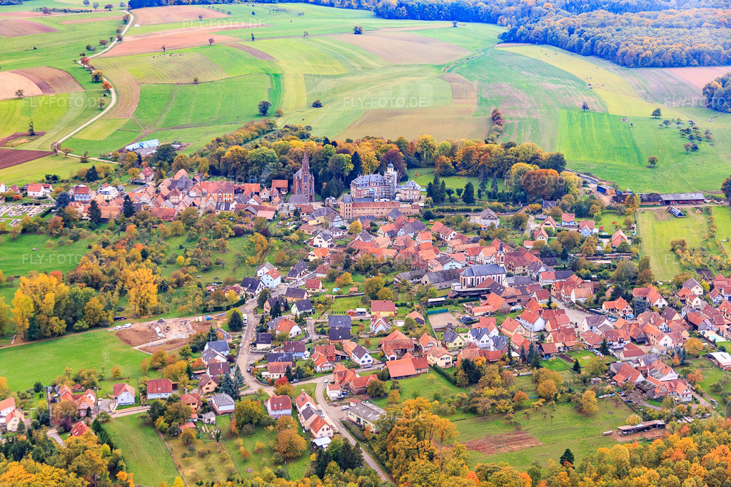 Luftbild: Château de Frœschwiller in Frœschwiller im Bundesland Bas-Rhin in Frankreich. – Foto: IMG_084610.jpg vom 23.10.2015 durch Werner Riehm/FLY-FOTO.de – Auflösung des Originals: 5472 x 3648 px