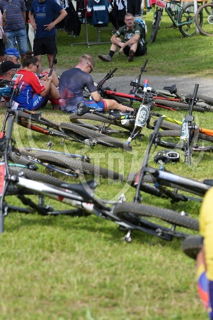 Image00475 | Fotogalerie der Treibjagd im Dunkelwald - Dein MTB Etappenrennen im Erzgebirge - Realisiert mit Pictrs.com