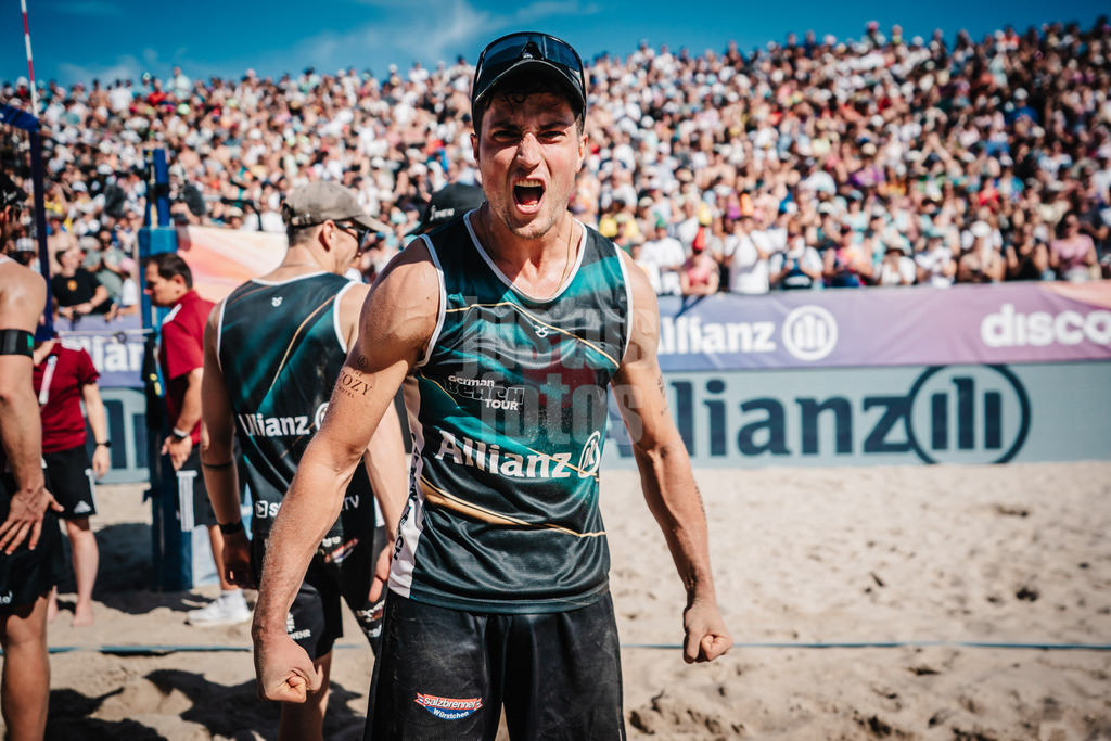 Beachvolleyball | Männer | Deutsche Meisterschaften 2025 Timmendorfer Strand | 07.09.2025 | Sven Winter jubelt nach dem Sieg im Halbfinale