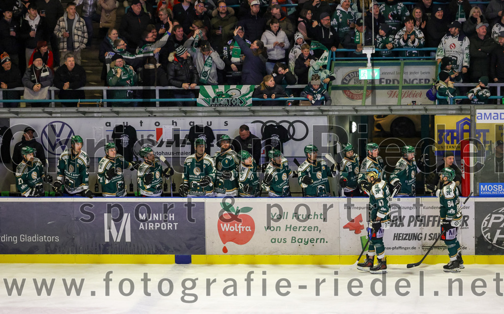 2026-02-27_068_TSV_Erding_gegen_EV_Fuessen | Erding, Deutschland, 27.02.2026:Eishockey, Oberliga Süd 2025 / 2026, 51. Spieltag, TSV Erding gegen EV Füssen, Endergebnis: 2:4Marco Pfleger (Erding Gladiators, #47), Markus Eberhardt (Erding Gladiators, #94)Foto: Christian Riedel / fotografie-riedel.net