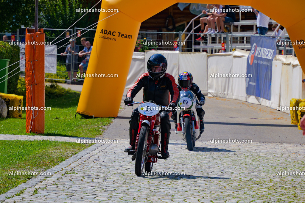 P1014749 | Erleben Sie atemberaubende, hochqualitative Fotos Ihrer Fahrt entlang der malerischen Alpenstraßen. Besuchen Sie alpineshots.com, um professionelle Aufnahmen Ihrer unvergesslichen Reise zu finden und zu kaufen - Realisiert mit Pictrs.com