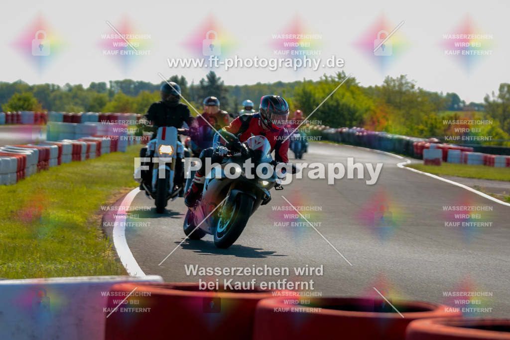 Moto-TeamOBK-21270 | Hier findet Ihr Bilder von Touristenfahrten auf der Nürburgring Nordschleife oder von anderen Veranstaltungen die ich besucht habe. Viel Spass beim Durch Schauen 