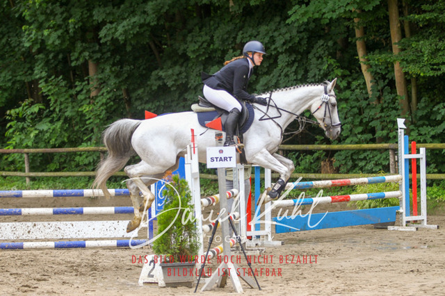 DKP44969 | Turnierfotos kaufen im Webshop von Daniel Kuhl Photography – entdecke professionelle Reitsportfotos aus Turnieren & Events. Hochwertige Turnierbilder online bestellen & sichern. Jetzt Fotos von Reitsportturnieren kaufen!