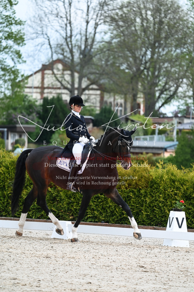 20230513_JK-Röhrsdorf-12-120 | Pferde- und Turnierfotografie in Westsachsen. Pferdeportraits, Auftragszeichnungen und intuitive Kunst.