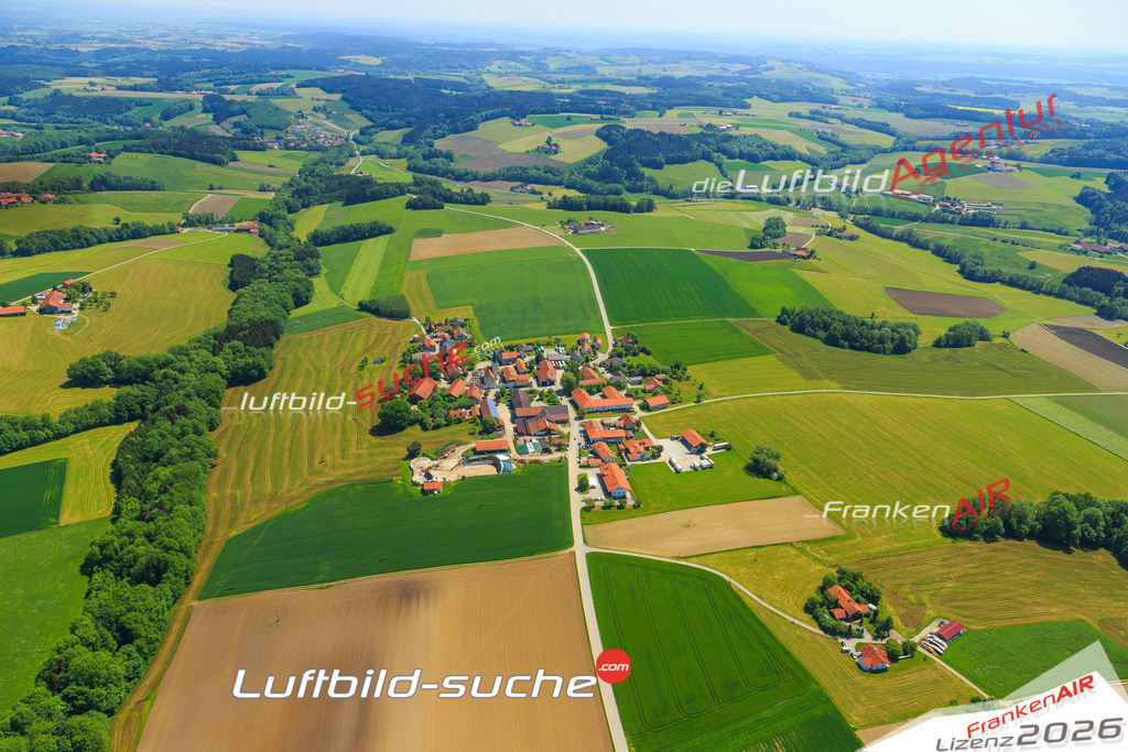 Luftbild von Schoenbrunn Sankt-wolfgang - Luftaufnahme wurde 2015 von https://frankenair.de mittels Flugzeug (keine Drohne) erstellt - die Geschenkidee