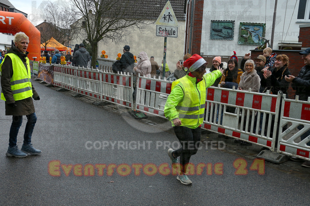 251130_1134_EX1_8117 | Sportfotografie im Rhein-Sieg Kreis, Köln, Bonn, NRW, Rheinland Pfalz, Hessen, etc. Unser Tätigkeitsfeld umfasst den Laufsport vom Volkslauf über den Marathon, Duathlon, Triathon bis zum Ultralauf wie Kölnpfad Ultra oder Schindertrail.