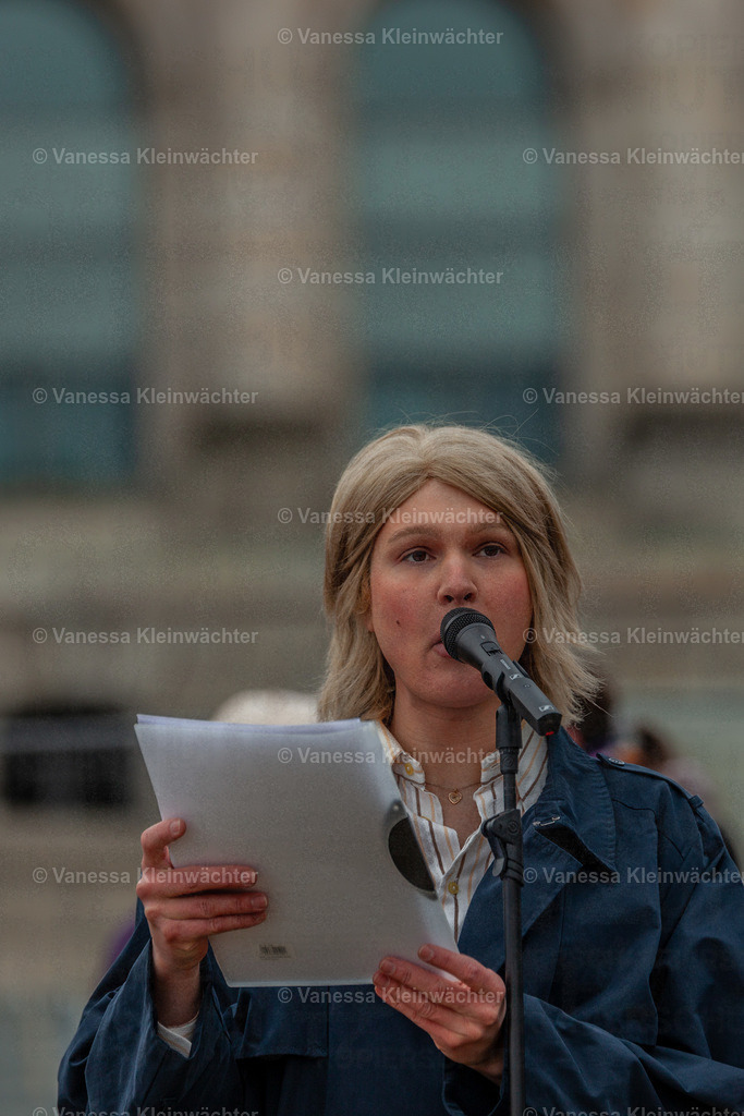  Trans Day Of Visibility Kundgebung 2022 in Berlin | Vanessa Kleinwächter - Realisiert mit Pictrs.com