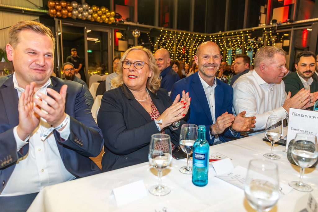 top-top.de 260306-049 | Foto, Video, Fotografie, Videografie, Fotobox, DJ, Discjockey, Musik, Musikbox, Veranstaltung, Photobooth, Amazon, Ebay, Buchtipp, Bestseller, Autor, Verlag, Buch, Wesel, Hamminkeln, NRW, Dinslaken, Rees, Drohne, Hochzeit, Party, Fotobox, Wesel, Fotograf