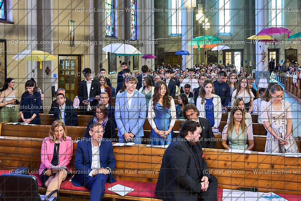 ALP0717_PfarrFirmung Wieselburg_Geloebnis | (C)FotoLois.com, Alois Spandl, Firmung in der Pfarrkirche Wieselburg mit Generalvikar Dr. Christoph Weiss, Dechant Pfarrer Daniel Kostrzycki und Monignore Franz Dammerer, Sa 15. Juni 2024.