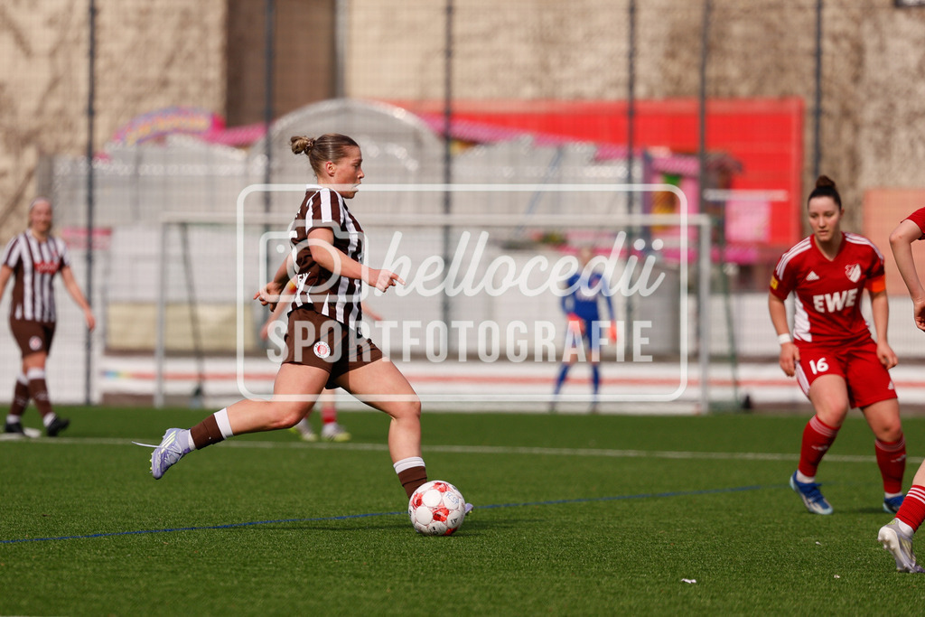 Fußball I Frauen I Saison 2025-2026 I Regionalliga Nord I 15. Spieltag I St. Pauli - SpVg Aurich-55 | Merle Oppenheim (4, FC St. Pauli) - Realisiert mit Pictrs.com