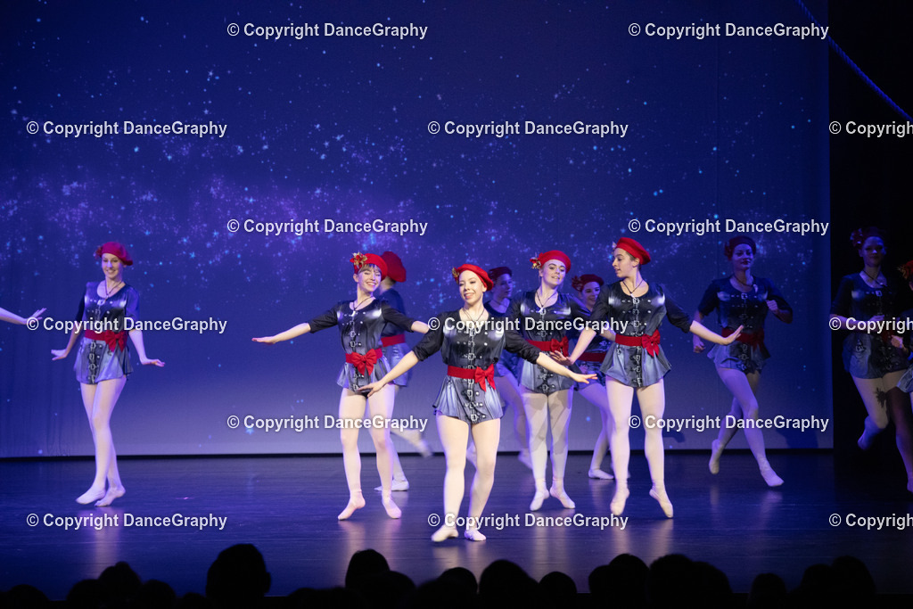 GPHY2490 | DanceGraphy - Realisiert mit Pictrs.com