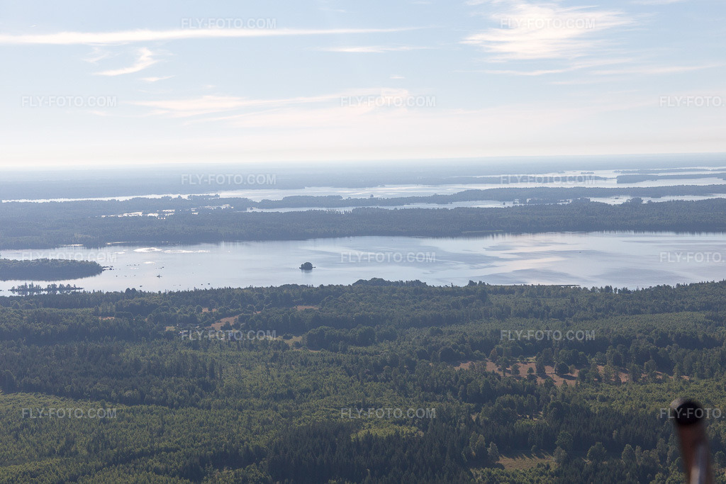 Aerial view: View of the town in Flogmyran in the state Kronoberg, Sweden. – Photo: IMG_108140.jpg taken on 06/28/2018 by Werner Riehm/FLY-FOTO.com – Resolution of the original: 5472 x 3648 px