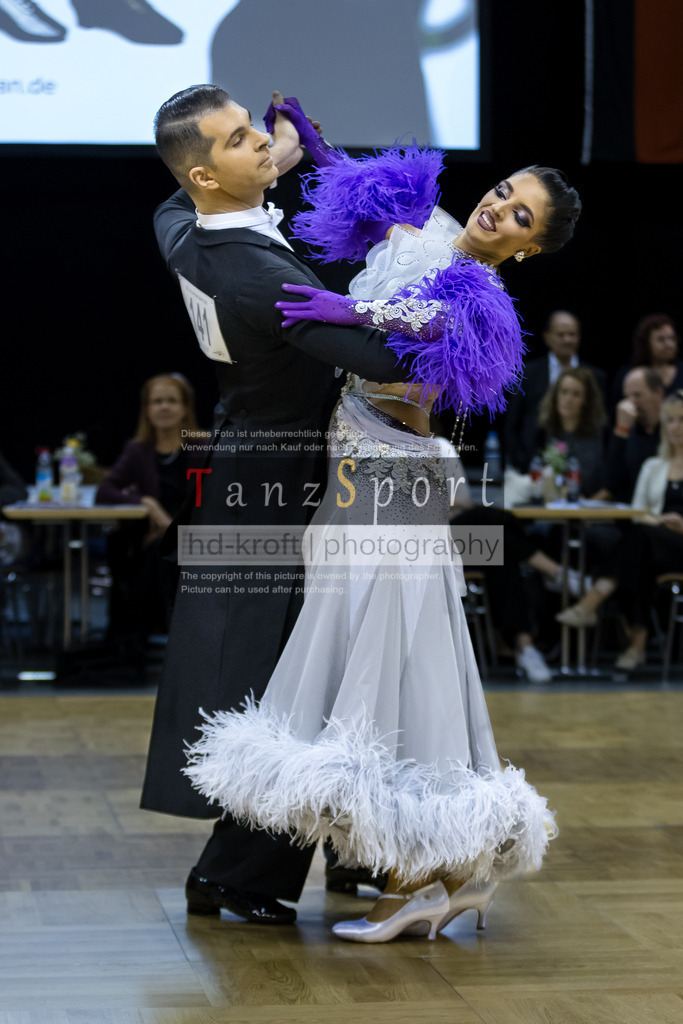 20241102_DC_HGR_Std_08458 | Tanzsportbilder, Standardtanz, Lateintanz, WDSF, DTV, LTVB, dancecomp, goc, hessen tanzt, blaues band der spree, walzer, tango, wiener walzer, slowfox, quickstepp, samba, rumba, cha-cha-cha, paso doble. jive, hd-kroft photography, turniertanzsport
