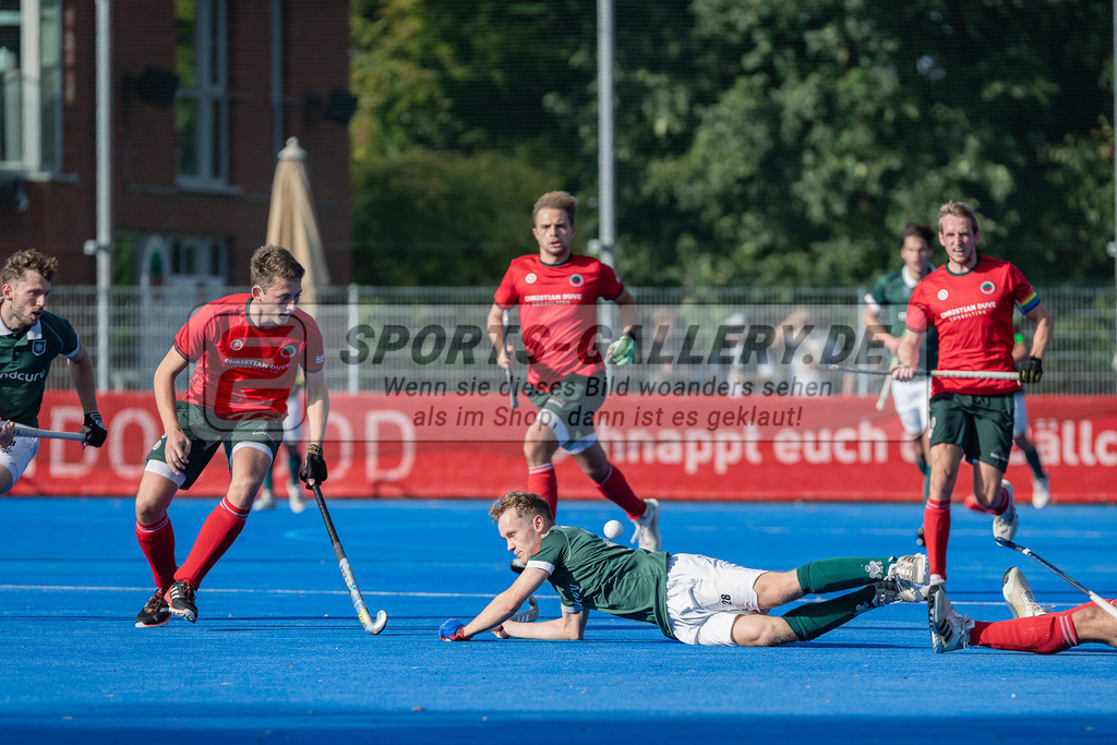 HK_20231007_105251 | 1.Bundesliga Herren Crefelder HTC - Uhlenhorst Mülheim am 7.10.2023 CHTC, Krefeld , Michel Kammann ( Uhlenhorst Mülheim #28 ) , Schröder Mika ( Crefelder HTC #33 )