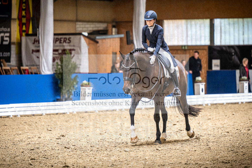 DOS_0267 | Entdecke hochwertige Reitturnierfotos von Foto Oger. Professionell, emotional und authentisch – jetzt Lieblingsmomente im Shop bestellen. - Realisiert mit Pictrs.com