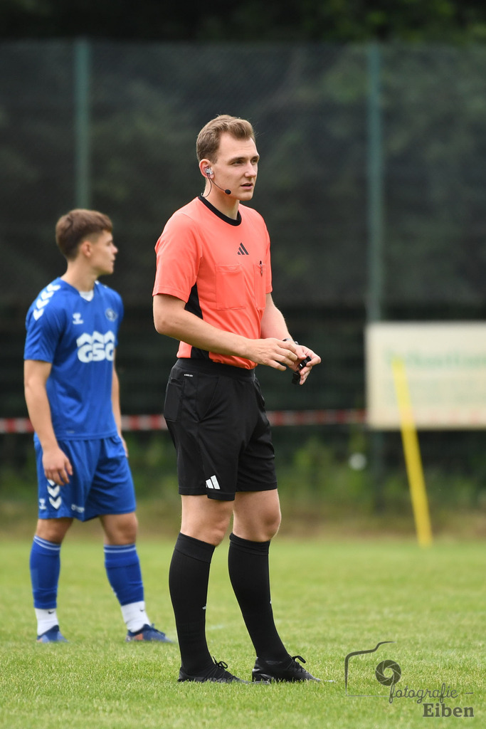 Sport-Duwe Cup | Sport-Duwe Cup Oldenburg; SSV Jeddenloh (weiß)-VFB Oldenburg (blau) am 05.07.2025 in Oldenburg (Sportanlage TuS Eversten), Photo: Philip Eiben 2025 - Realisiert mit Pictrs.com