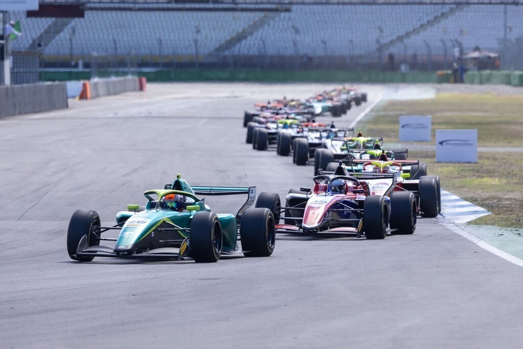 FIA Formular Regional 2026 am Hockenheimring | FIA Formular Regional 2026 am Hockenheimring***Rennen 1 - Realisiert mit Pictrs.com