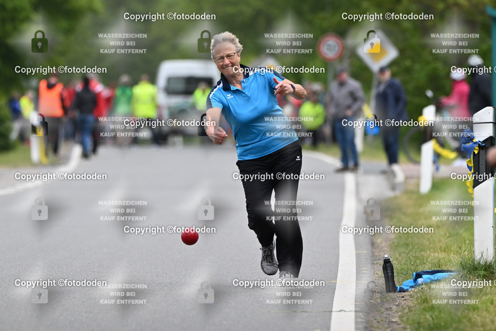 DSC_5924 | Friedchen Ahrends / Neuschoo Platz 4 = 1024mFrauen IV - Gummi