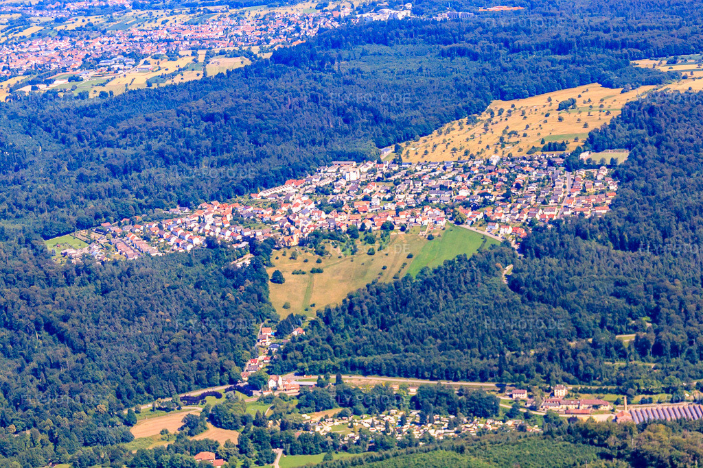 Luftbild: Ortsansicht von Westen im Ortsteil Etzenrot in Waldbronn im Bundesland Baden-Württemberg in Deutschland. Foto: IMG_42071.jpg vom 27.06.2011 durch Werner Riehm/FLY-FOTO.deAuflösung des Originals: 4752 x 3168 px