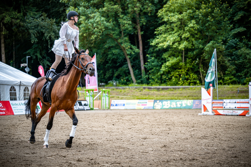 Sielturnier 2026 | Entdecke hochwertige Reitturnierfotos von Foto Oger. Professionell, emotional und authentisch – jetzt Lieblingsmomente im Shop bestellen.Deutschlandweite Turnierfotografie. - Realisiert mit Pictrs.com