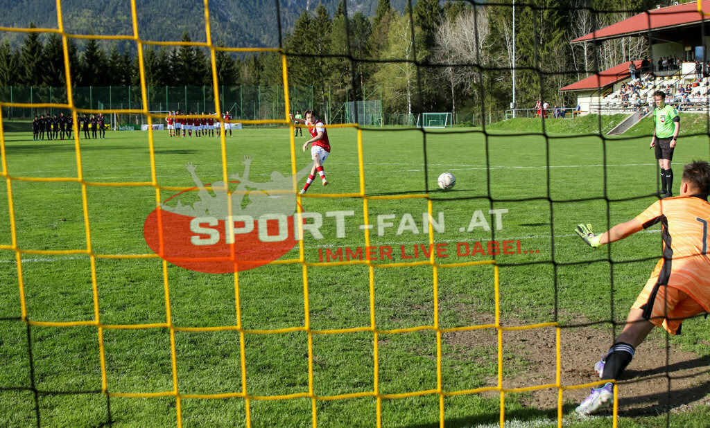 AUSTRIA U15 - MEXICO U15 | THOMAS SCHANDL (Austria #6) Cristo Navarete (Mexico #1) ; AUSTRIA U15 - MEXICO U15 am 29.04.2022 in Arnoldstein
(Sportplatz), AUSTRIA, (Photo by Ernst Krawagner sport-fan.at) - Realisiert mit Pictrs.com