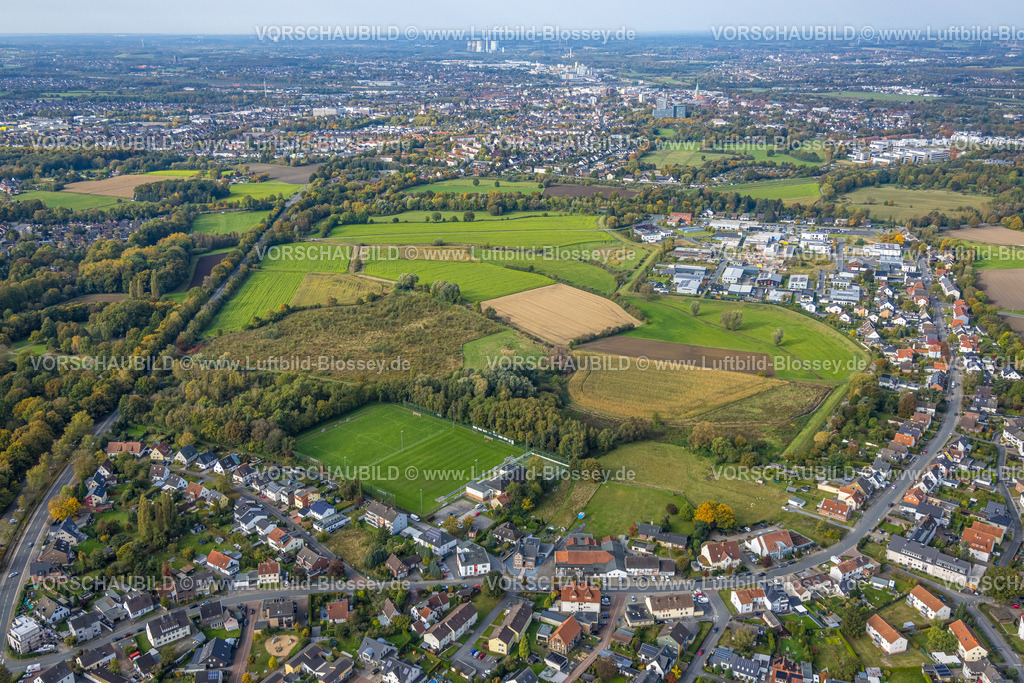 Hamm241015054 | Luftbild, Gewerbequartier Hohefeldweg, Sportplatz Fußballstadion Turn- und Sportverein 1859 Hamm e.V., Wiesen und Felder zwischen Birkenallee und Soester Straße, Blick zum RWE Kraftwerk Gersteinwerk, Uentrop, Hamm, Ruhrgebiet, Nordrhein-Westfalen, Deutschland