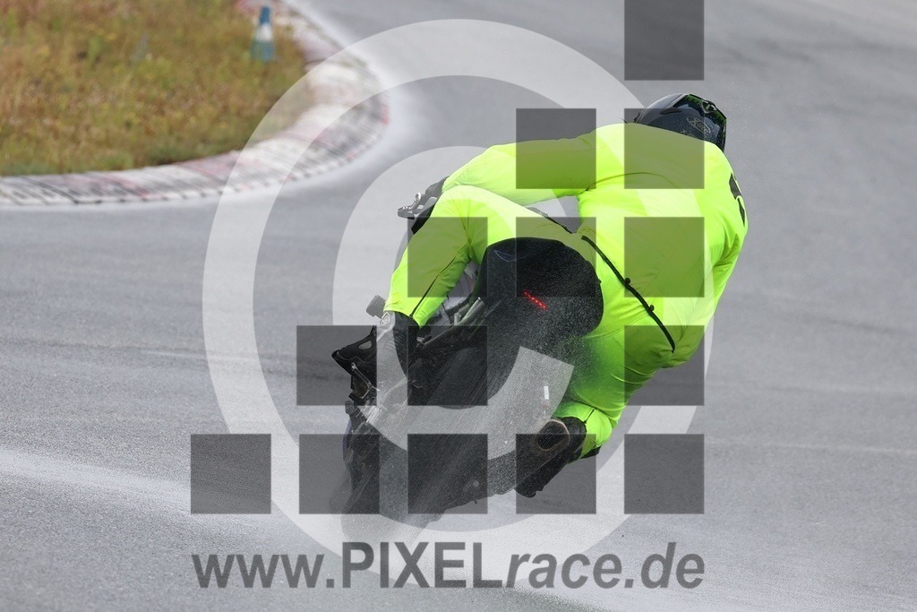 0167-20240803_05584 | Schöne Erinnerungen an spannende Momente - das festzuhalten ist unser Job. PIXELrace.de ist seit 2003 auf den Rennstrecken Europas unterwegs um die Action draußen beim Fahren und die wunderbare Stimmung imm Fahrerlager für euch einzufangen.