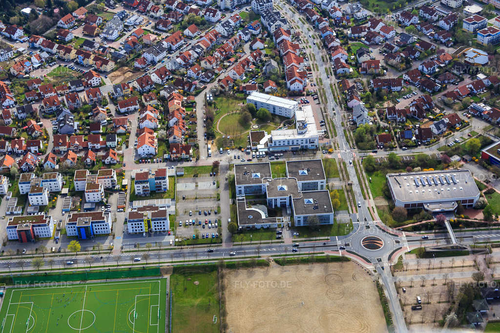 Luftbild: Office Center Bensheim am Berliner Ring in Bensheim im Bundesland Hessen in Deutschland. Foto: IMG_077092.jpg vom 12.04.2015 durch Werner Riehm/FLY-FOTO.de