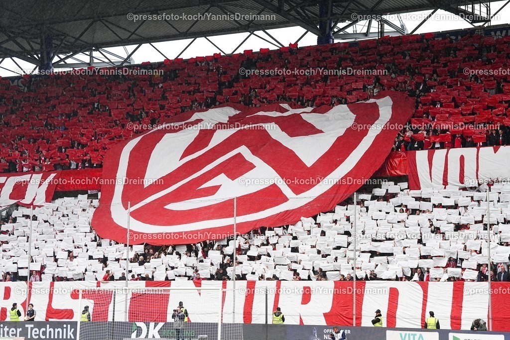 xYDR24052501073 | 24.05.2025, xydrx, Fußball, Finaltag der Amateure, Finale Niederrheinpokal, MSV Duisburg - Rot-Weiss Essen, Schauinsland-Reisen Arena: Choreografie der Essener Fans