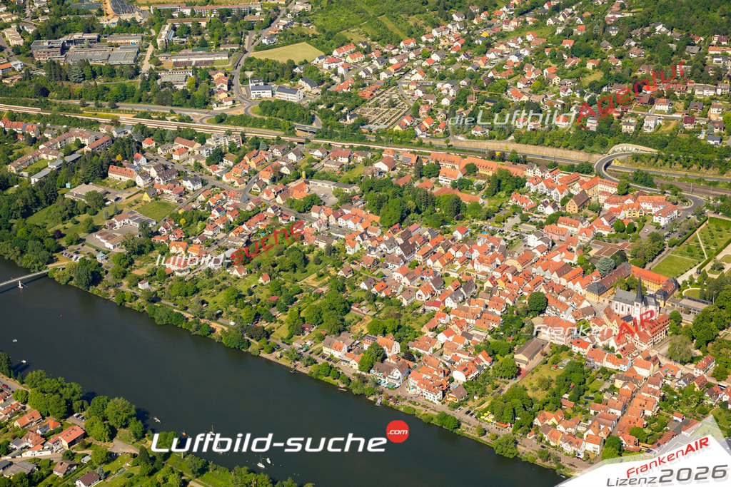 Das Luftbild zeigt  Veitshöchheim - Die Luftaufnahme wurde 2023 vom UL-Flugzeug aus erstellt ( keine Drohne ) - Hochauflösende Luftaufnahme - Für grossformatige Ausdrucke geeignet. Die Geschenkidee !Mit Lizenz und Bildrechte bestellbar