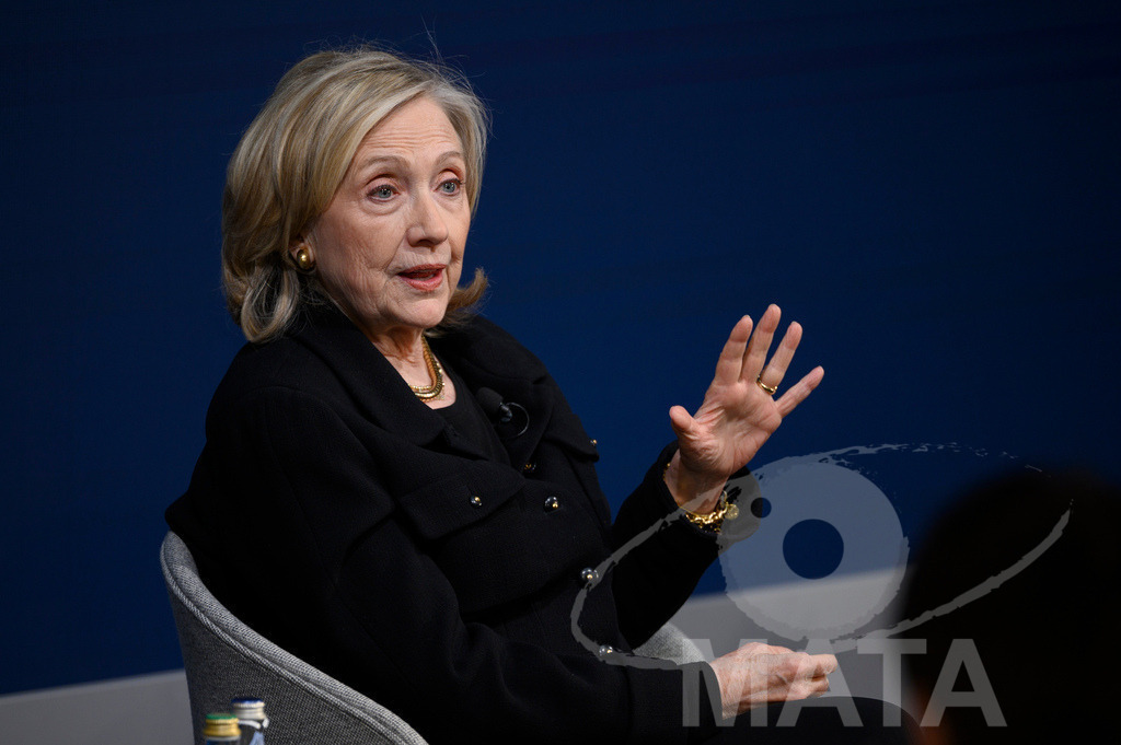 _DWI2951 | Die US-Politikerin Hillary Clinton auf der Veranstaltung Bridging Scholarship and Statecraft im Rahmen der Münchner Sicherheitskonferenz 2026. München, 13.02.2026 Bayern Deutschland  - Realisiert mit Pictrs.com