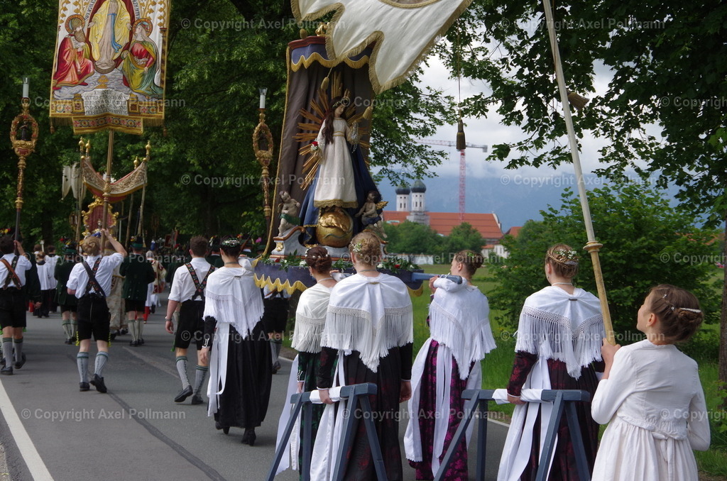 IMGP6880 | fotografiert von Axel PollmannLeonhardi Wallfahrt Benediktbeuern und Murnau, Fronleichnam, Fasching, Landschaft im Loisachtal und Benediktbeuern  - Realisiert mit Pictrs.com